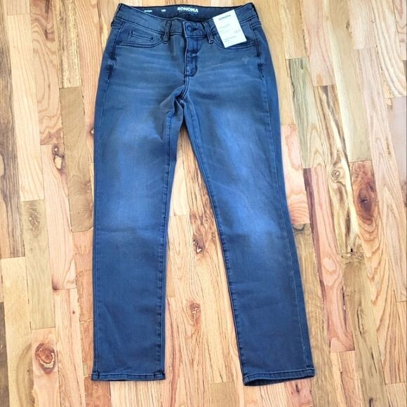 💙3 for $30💙 NWT Boys Sonoma Everyday Jean Distressed 16R - Picture 1 of 4